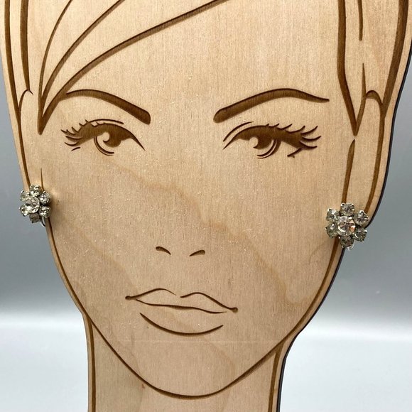 Vintage Clear Crystal Flower Earrings, Classic Silver Tone Screw Back with Prong - Picture 4 of 5